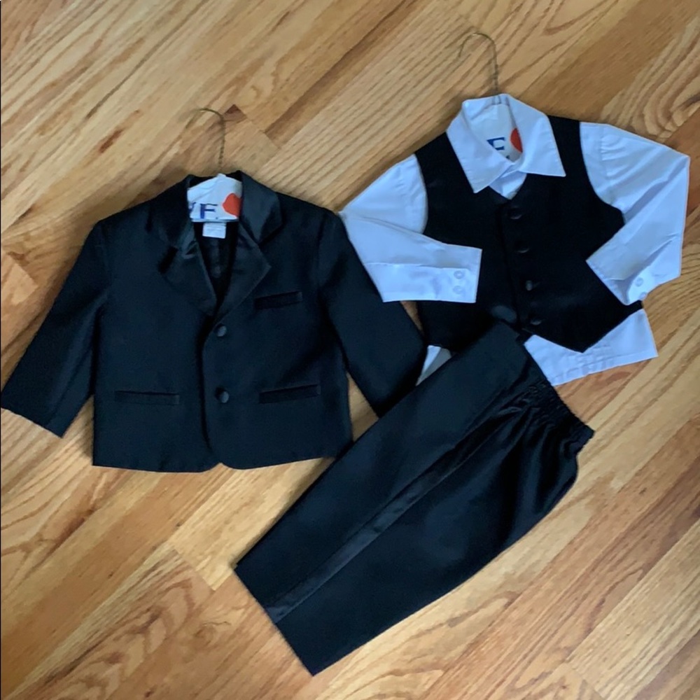 Boys Black Tuxedo Size 24 Months